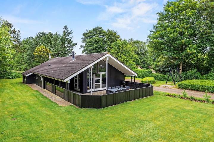 Villa für 8 Personen, mit Balkon/Terrasse und Whirlpool sowie Sauna in Jegum