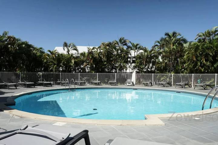 Gîte pour 4 personnes, avec piscine et terrasse dans Golf international de Saint François - 3