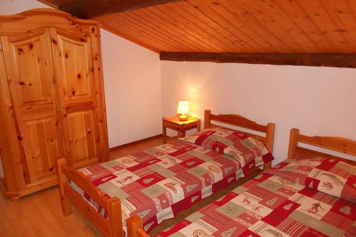 Entire apartment, 5min from the village center, 3-bedroom gite, in the mountains, quiet, superb view in Arêches, Beaufort (Rhône-Alpes)
