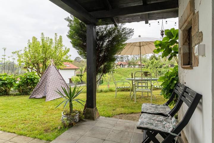 Entire apartment, 'Kety 2' Apartment with Mountain Views, Private Terrace and Wi-Fi in Serdio, Val de San Vicente
