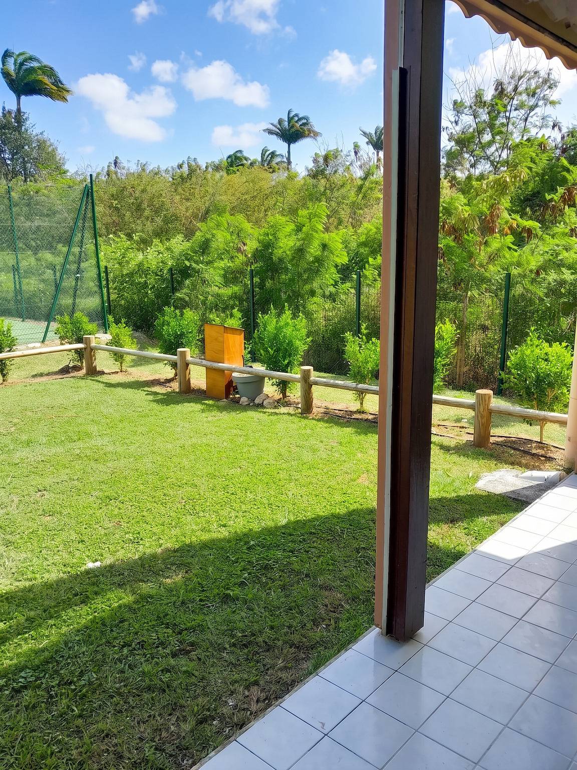Appartement entier, Appartement charmant à Grand-Bourg, 27 m², accès à la piscine. in Grand-Bourg, Guadeloupe