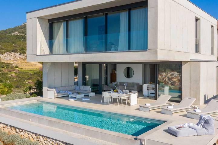Villa für 7 Personen, mit Balkon und Balkon/Terrasse sowie Terrasse auf Hvar
