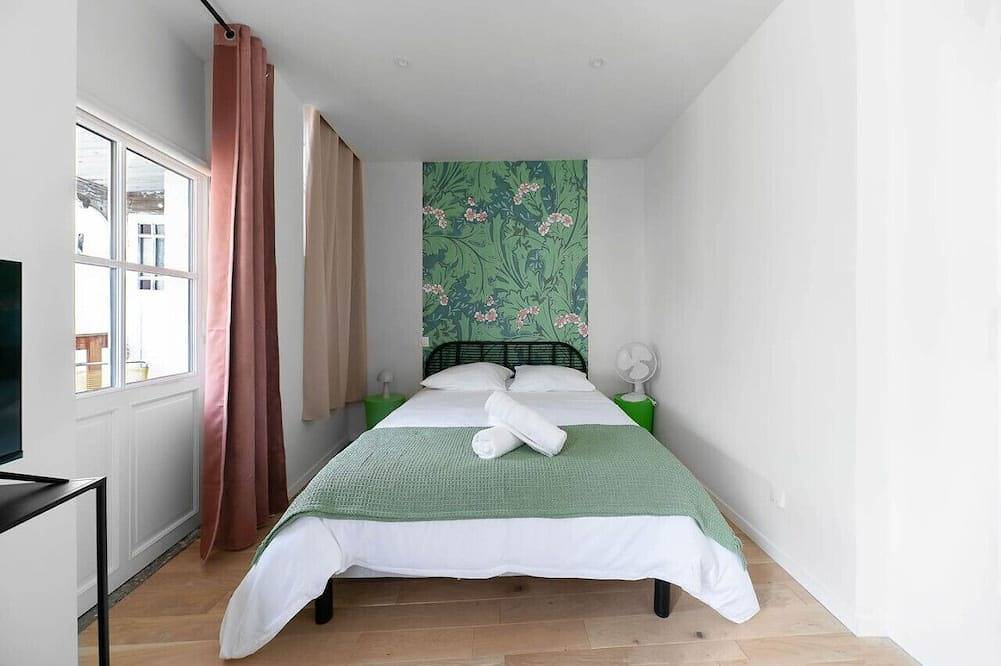 Entire apartment, Superbe studio climatisé dans immeuble classé in Vichy, Vichy region