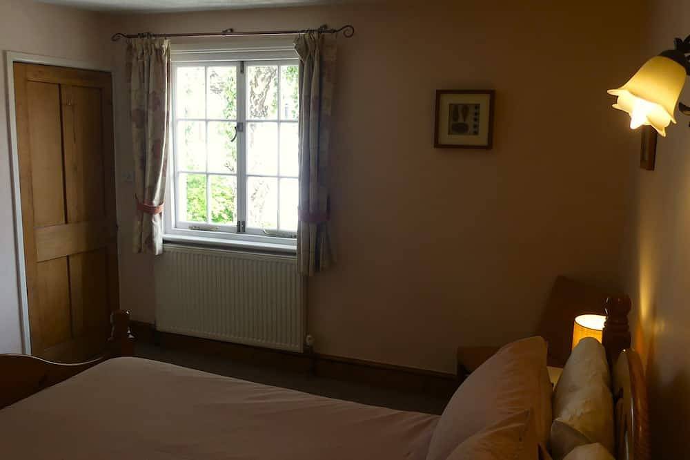 Character Cottage in the Heart of Topsham, Near Exeter in Devon in Topsham, Devon