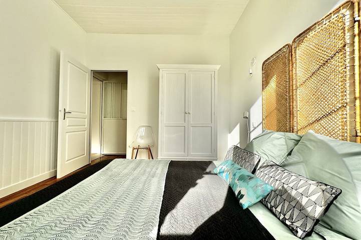 Location de vacances pour 5 personnes, avec piscine et jardin à Saint-Simeux - 4