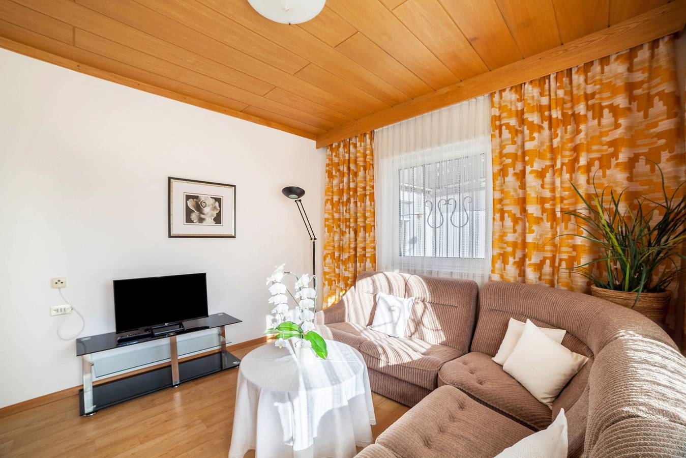 Ganze Wohnung, Ferienwohnung 'Residenz Pichler 8' mit Bergblick, Terrasse & Wlan in Stubaier Alpen, St. Leonhard in Passeier