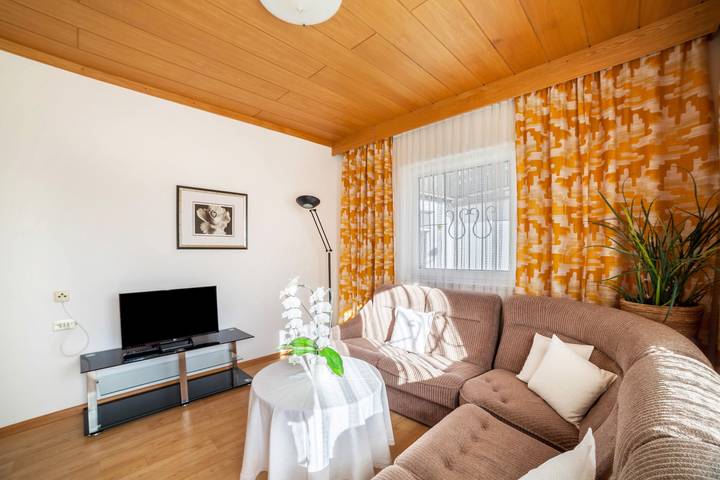 Ganze Wohnung, Ferienwohnung 'Residenz Pichler 8' mit Bergblick, Terrasse & Wlan in Stubaier Alpen, St. Leonhard in Passeier