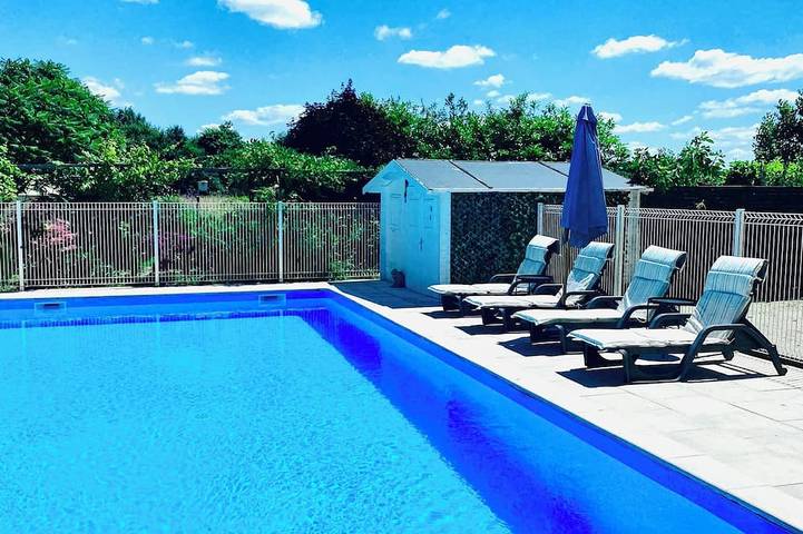 Location de vacances pour 6 personnes, avec jardin à Saint-Simon-de-Bordes