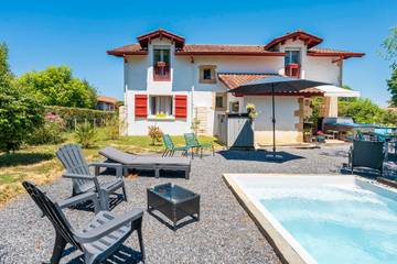 Chambre d’hôte pour 6 personnes, avec jardin et jacuzzi à Ustaritz