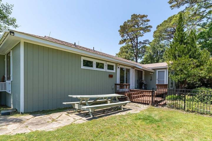 Vacation house for 4 people, with terrace, with pets in North Carolina