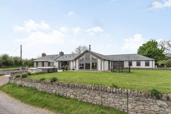Cottage for 16 people, with garden in the United Kingdom