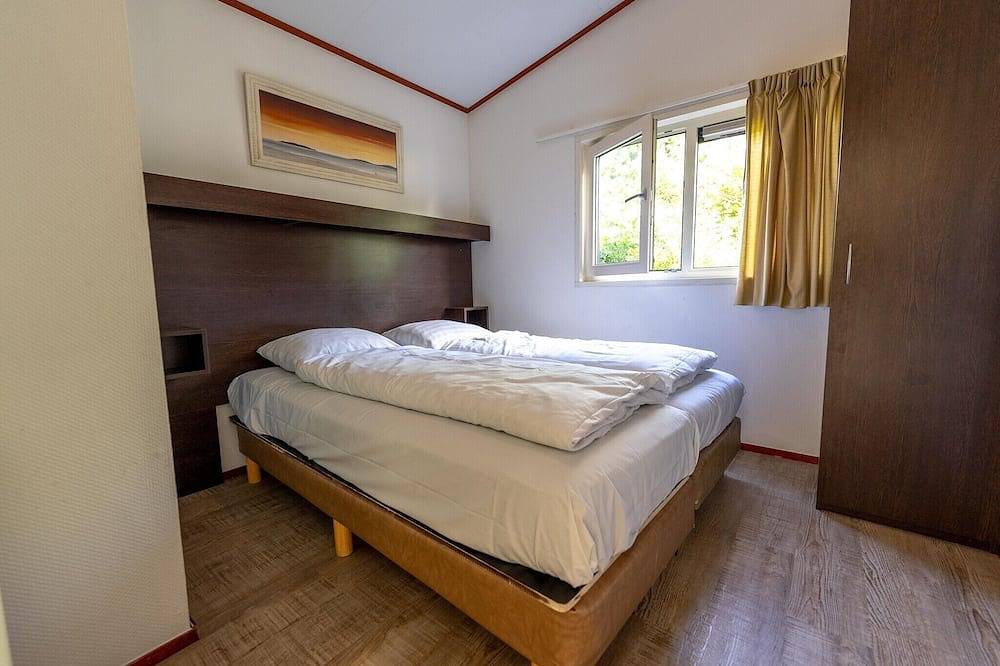Cozy Chalet in the Dune Region in Egmond, Egmond aan Zee