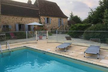 Gîte pour 6 personnes, avec terrasse à Capdrot