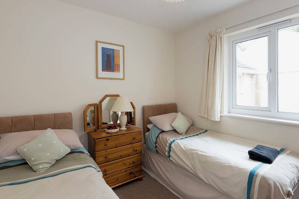 2 bedroom accommodation in Wootton Bridge in Wootton Bridge, Isle of Wight