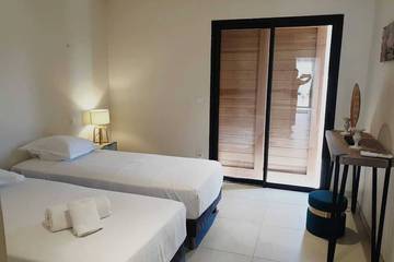 Villa pour 8 Personnes dans Cala Rossa, Lecci, Photo 1