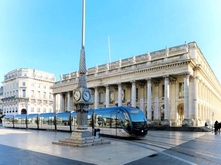 Location de vacances pour 6 personnes, avec jardin et piscine dans Golf de la Méjanne - 3