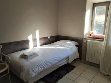 Maison De Vacances pour 6 Personnes dans Montbrun, Massif central, Photo 1