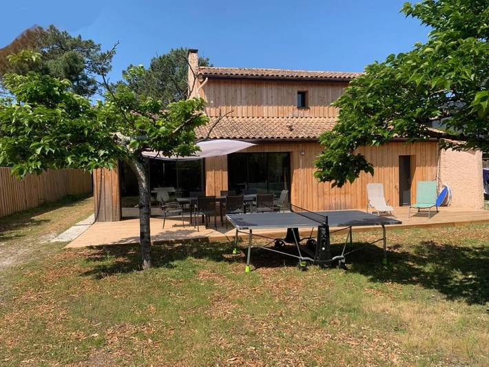 Villa pour 9 personnes, avec Terrasse et Jardin