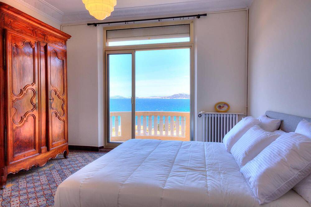 Grande Villa - vue mer - Le Pradet in Le Pradet, Côte méditerranéenne (France)