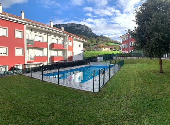 Gîte pour 5 personnes, avec vue ainsi que piscine et jardin à Ramales de la Victoria - 2