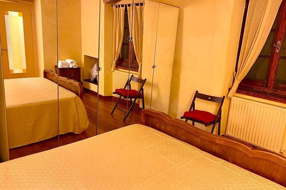 Entire apartment, The House of the Fieschi in the Historic Centre in Lavagna, Lavagna Municipality