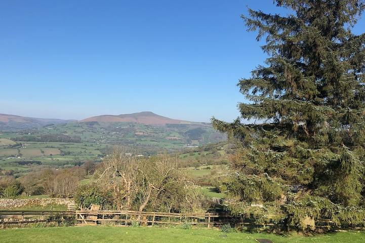Holiday rental for 10 people, with garden, with pets in Brecon Beacons