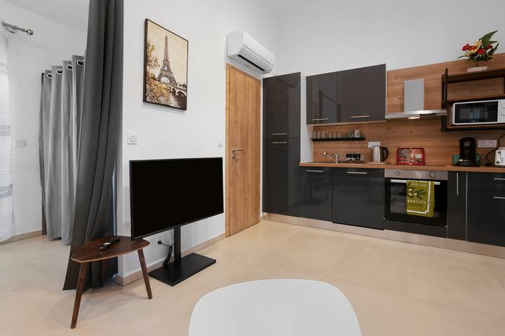Ganze Wohnung, Appartement La Casa 177 - 2 mit Balkon, Wlan und Klimaanlage in Fréjus Plage, Frejus
