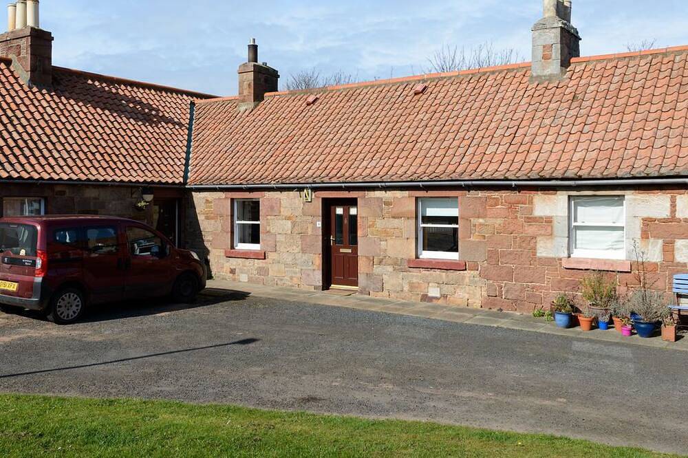 Charming Cottage in North Berwick with Sea Views in North Berwick, Edinburgh and Lothian
