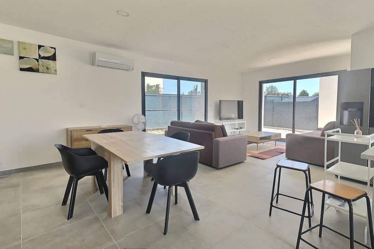 Anglais Air-conditioned villa for 8 people with pr in Sérignan, Côte d'Améthyste
