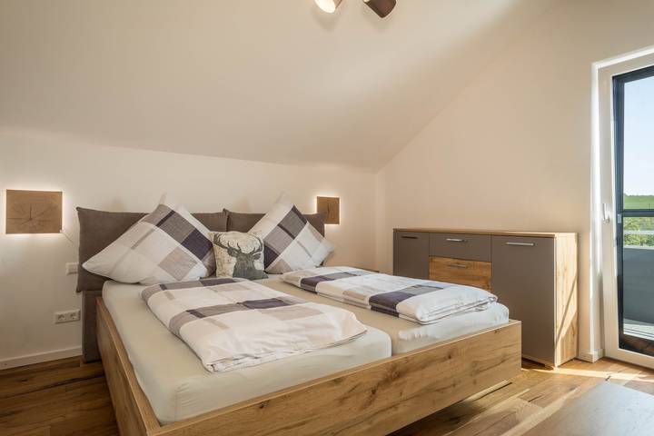 Ganze Wohnung, Ferienwohnung "Alpengeflüster" mit Berg- und Seeblick, Balkon & Wlan in Neukirch, Region Bodensee-Oberschwaben