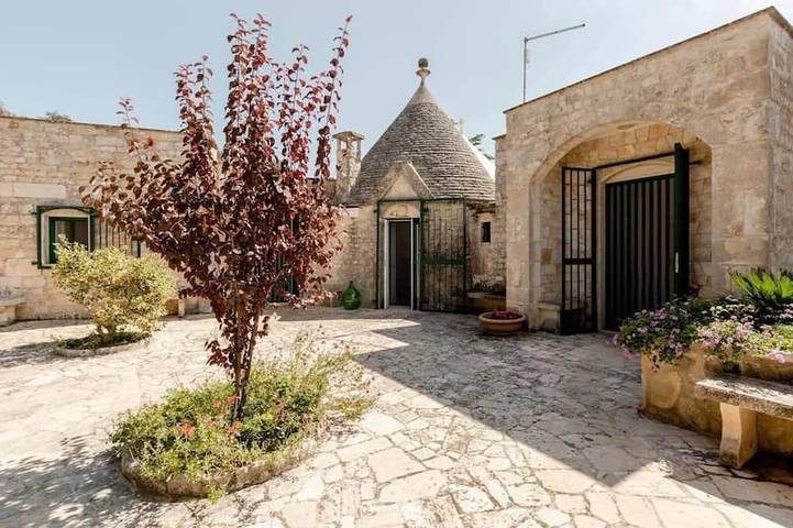 Villa für 11 Personen, mit Garten und Whirlpool in Fasano
