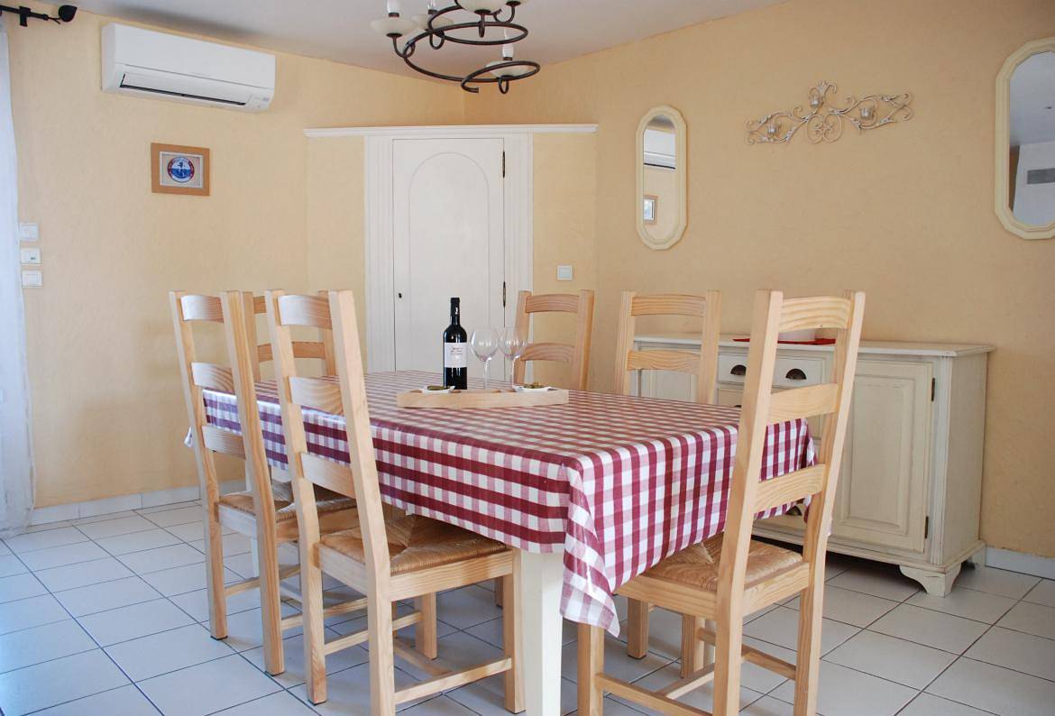 Palm Villa in Sauvian, Mediterranean Coast (France)