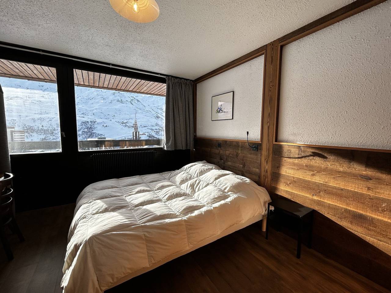 Entire apartment, Ski-in/Ski-out Apartment for 6 in La Croisette with South-Facing Balcony in Les Menuires, Saint-Martin-de-Belleville