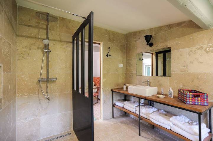 Location de vacances pour 6 personnes, avec Jardin à Saint-Hippolyte-le-Graveyron - 4