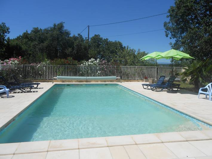 Gîte pour 4 personnes, avec piscine ainsi que terrasse et jardin, animaux acceptés à Saint-Maurice-d'Ardèche