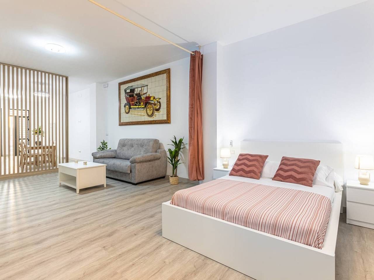 Apartamento entero, Acogedor apartamento en Sevilla con aire acondicionado y parking in Nervión, Sevilla