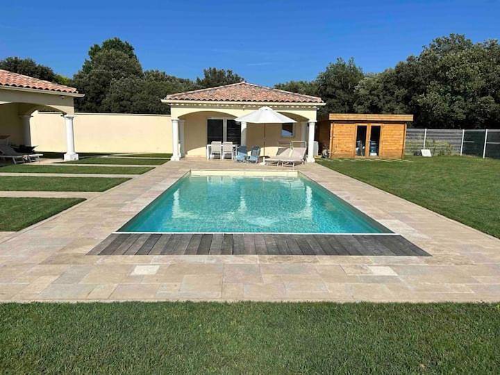 Double Room with Private Bathroom in Vinon-sur-Verdon, Région de Brignoles