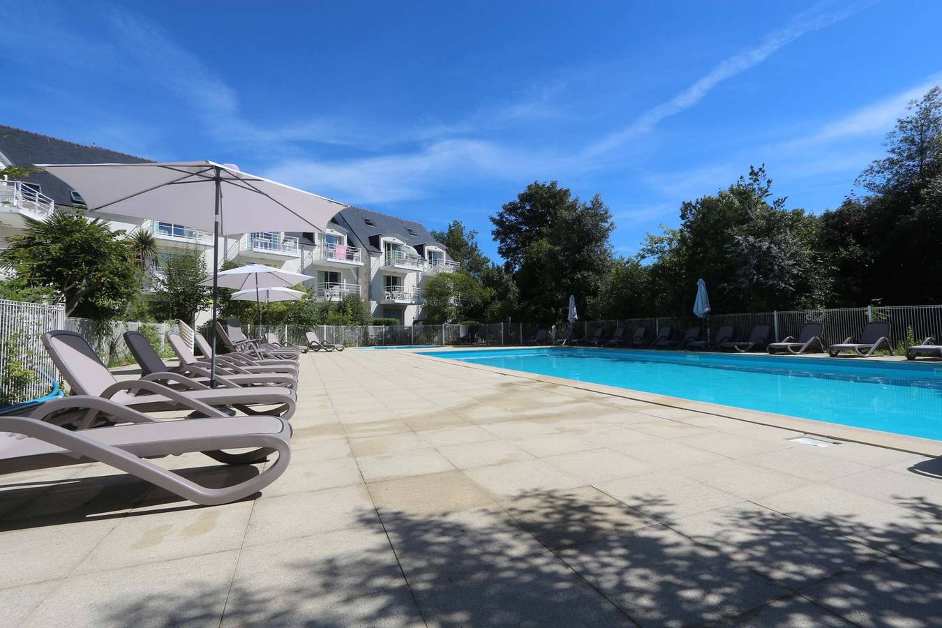 Appartement de vacances entier, Fouesnant Beg Meil, à 100 m de la plage, bel appartement avec piscine in Fouesnant, Côte de Cornouaille
