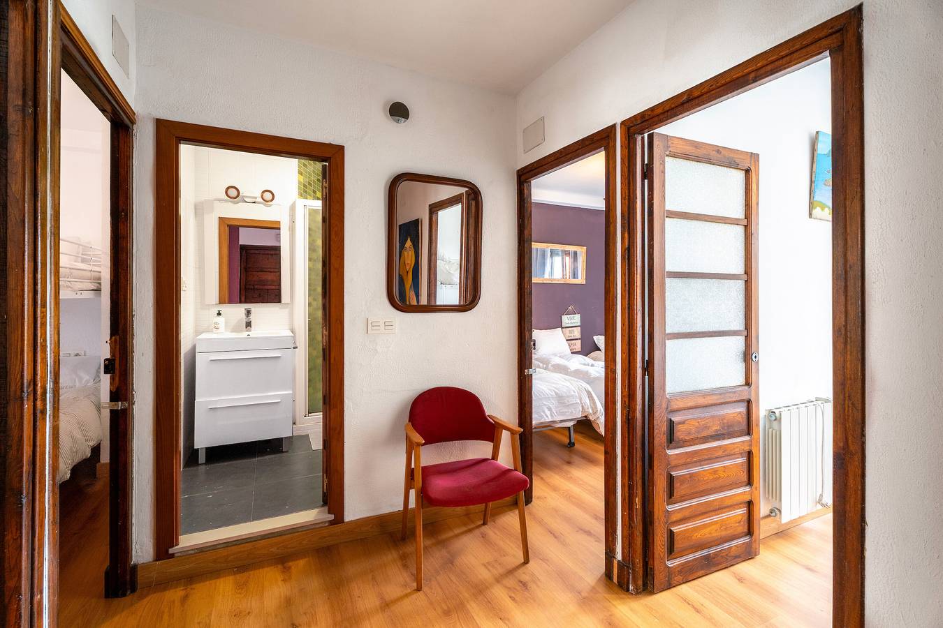 Ferienhaus 'Kleines Gelbes Haus' mit Privatterrasse in Moreda, Gijón