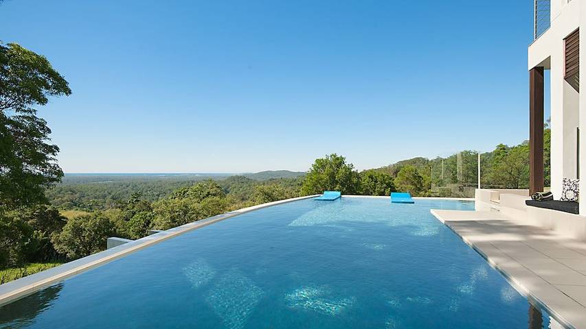 Holiday letting for 2 people, with garden and pool in Noosa