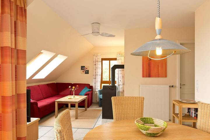 Hütte für 4 Personen, mit Balkon und Ausblick in Mecklenburgische Seenplatte - 2