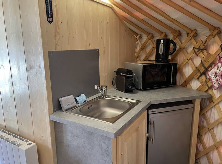 Yourte pour 3 personnes, avec terrasse en Bourgogne - 4