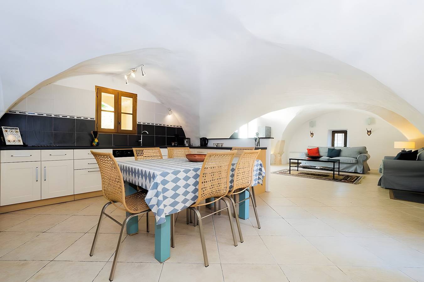 2-persons gîte with gardoise vault in a 16th-century mas 15km from uzès in Lussan, Région de Nîmes