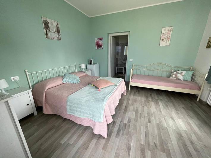 Chambre d’hôte pour 2 personnes, avec jardin ainsi que terrasse et piscine dans Colombare Di Sirmione - 2