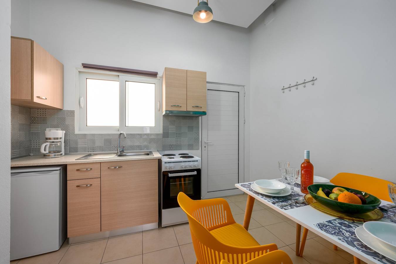 Ganze Wohnung, Ferienwohnung 'Ioli Ialysos Meer' mit Privatem Garten, Wi-Fi und Klimaanlage in Ialysos, Rhodos