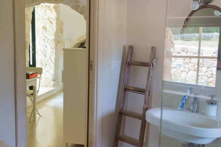 Trullo Abate nell'agro di Ostuni in Ostuni, Salento