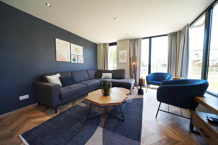 Ferienhaus für 8 Personen, mit Terrasse und Seeblick sowie Garten - 1