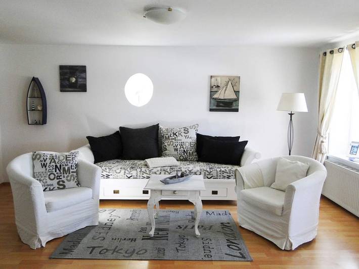 Ganze Ferienwohnung, Charmante Wohnung mit großem Garten in Wustrow, Fischland