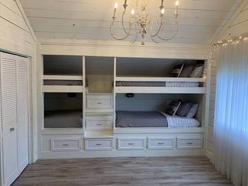 Vacation House for 12 Guests in Lake Conroe, Texas, Picture 1