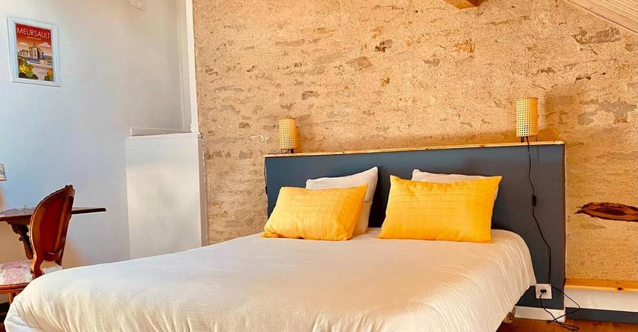 Chambre d’hôte pour 2 personnes, avec Terrasse ainsi que Piscine et Vue